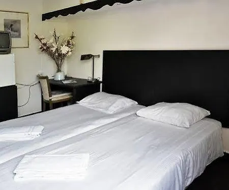 Hotel Amsterdam Fauquemont 2*