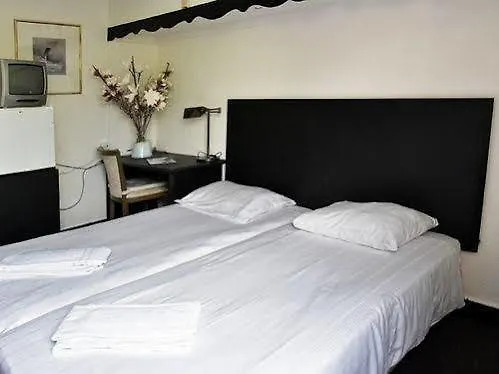 Готель Amsterdam Fauquemont 2*